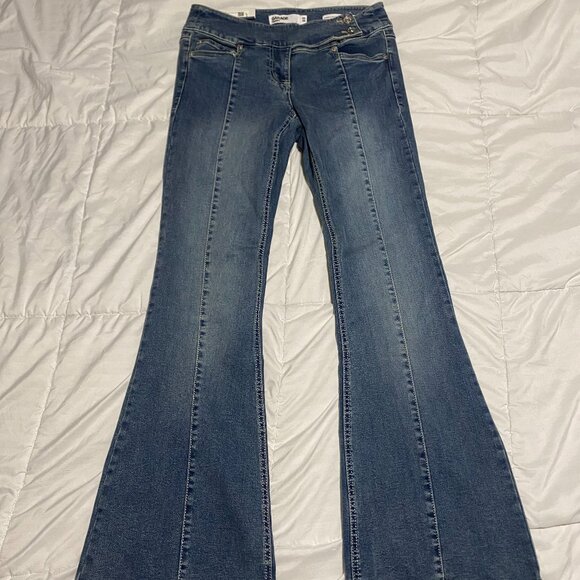 Garage - Low Rise Flare Jeans - Picture 2 of 7